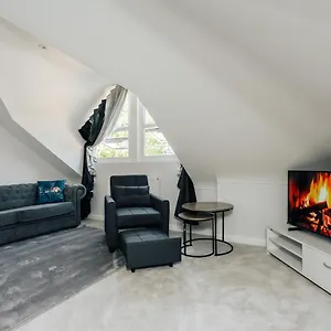  Apartment Luxury Sleeps 7 Guests With Free Parking And Netflix