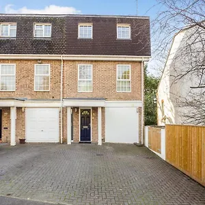  Holiday home Family Close To Town Centre